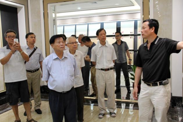 图6、超耐磨高硬度全抛釉砖展区.jpg